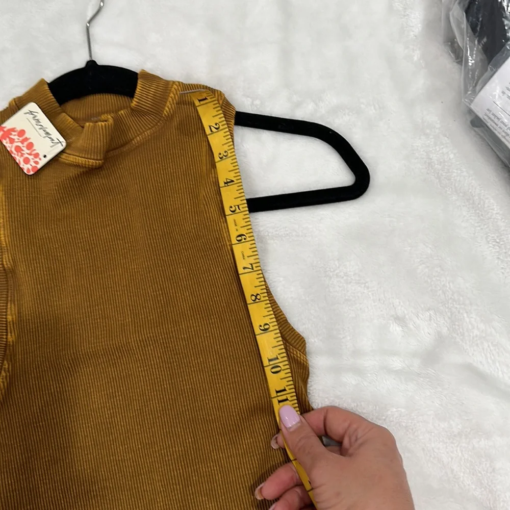 Free People free Movement muscle top size M-L - Picture 7 of 10